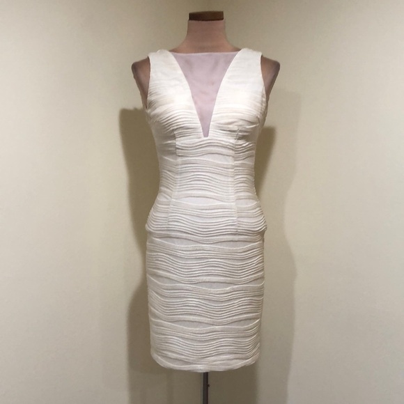 Hailey by Adrianna Papell Dress Size 2 Ivory Gold Mesh Plunge V-Neck Mini - Picture 2 of 9
